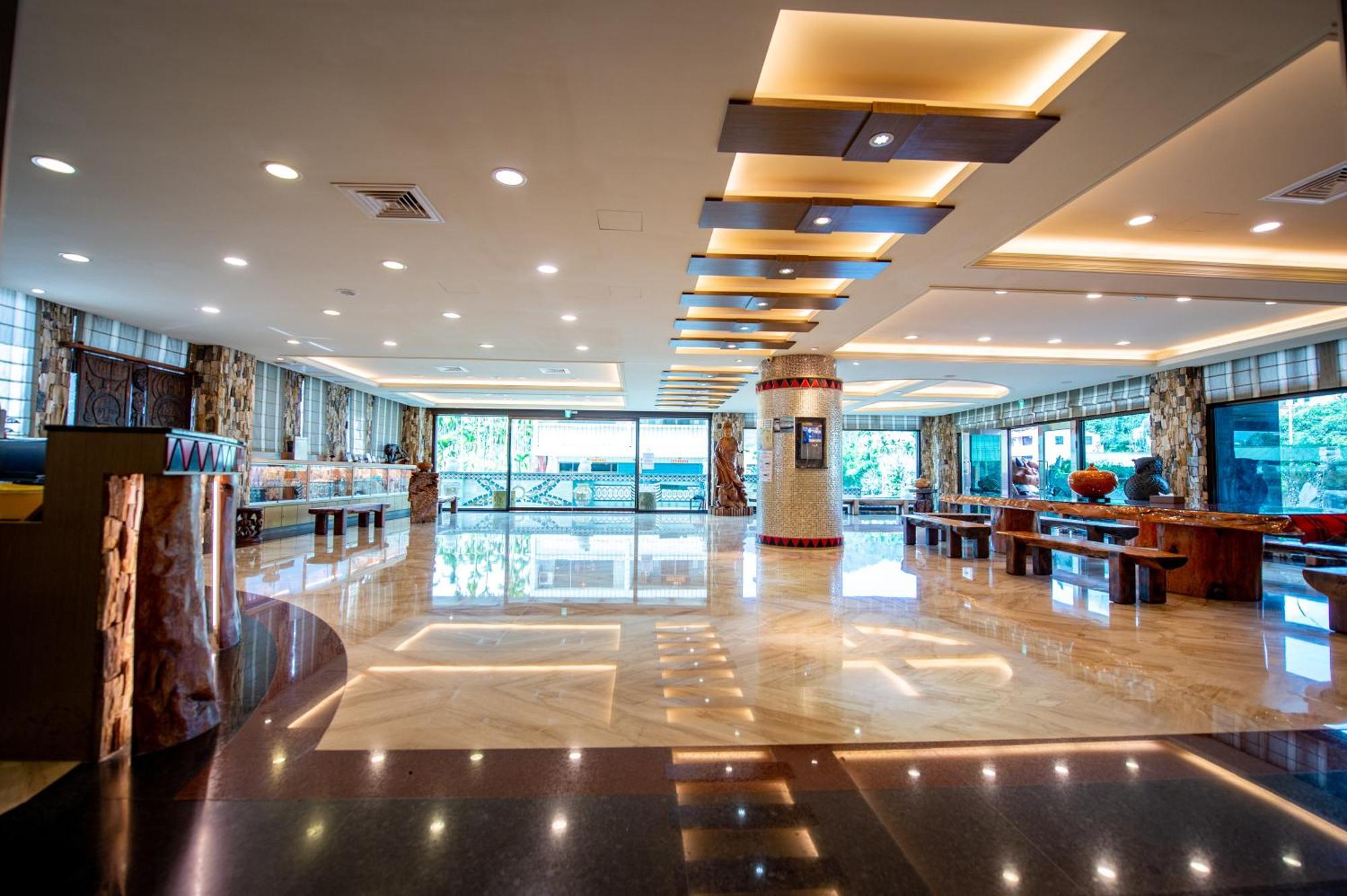 Classic Hotel Shvatan Nantou Luaran gambar