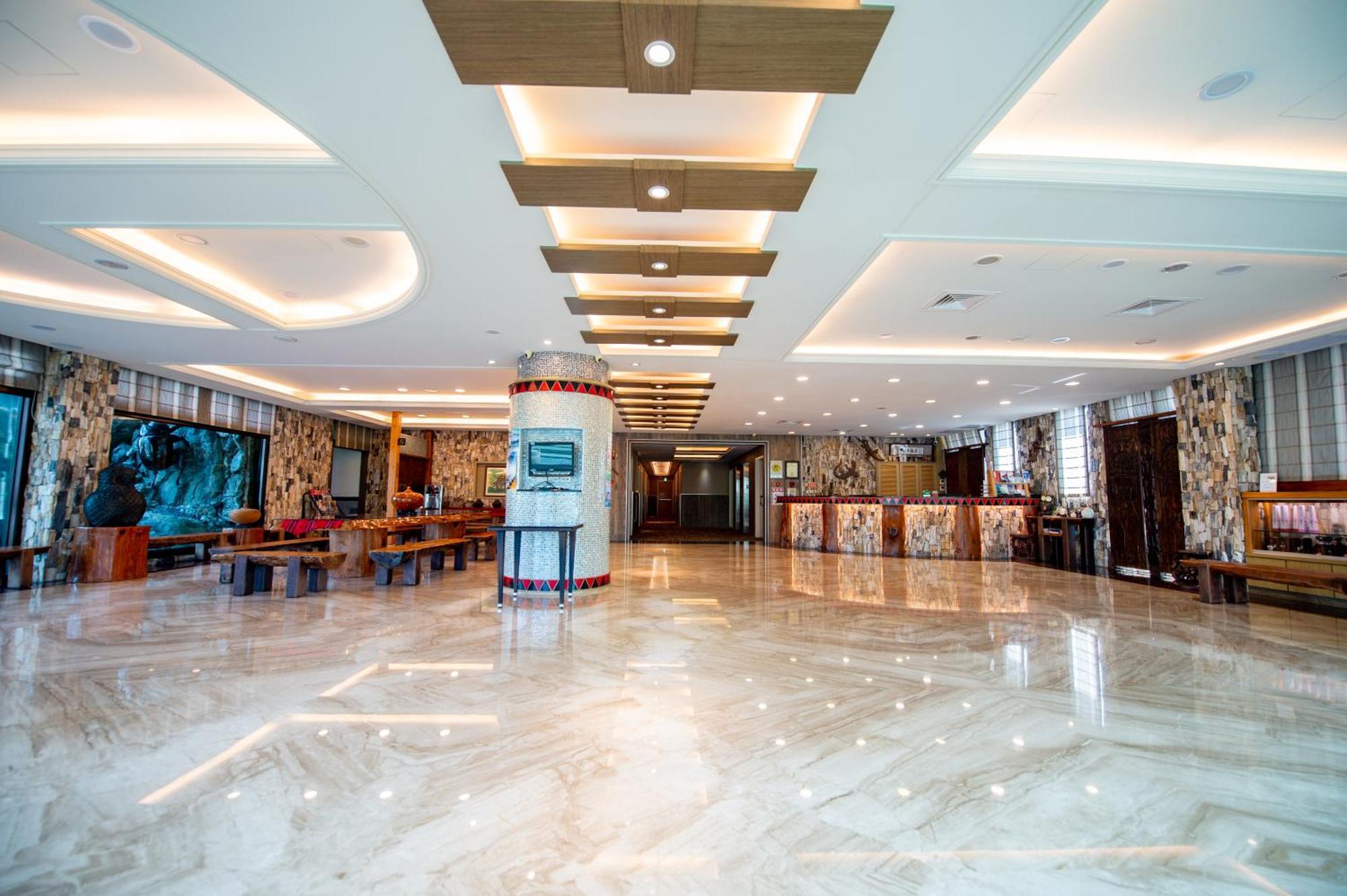 Classic Hotel Shvatan Nantou Luaran gambar